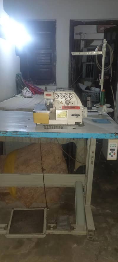 Siruba f model overlock+peeko sewing machine