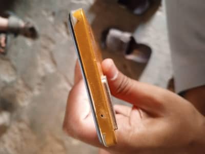 Oppo F21 Pro 8GB/128GB – 8/10 Condition