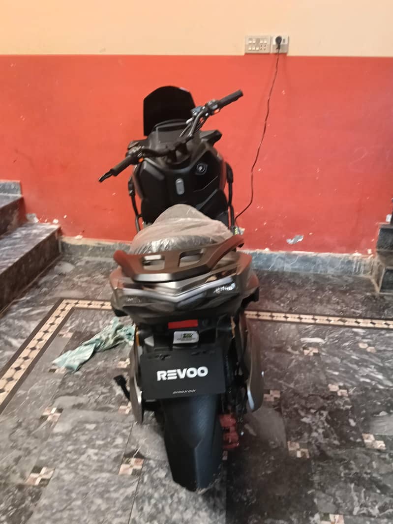 REVoo 4