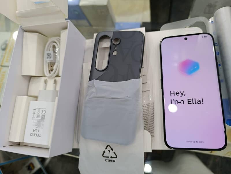 Tecno Camon 50  Pro 0