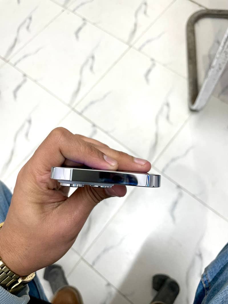 Iphone 14pro jv 5