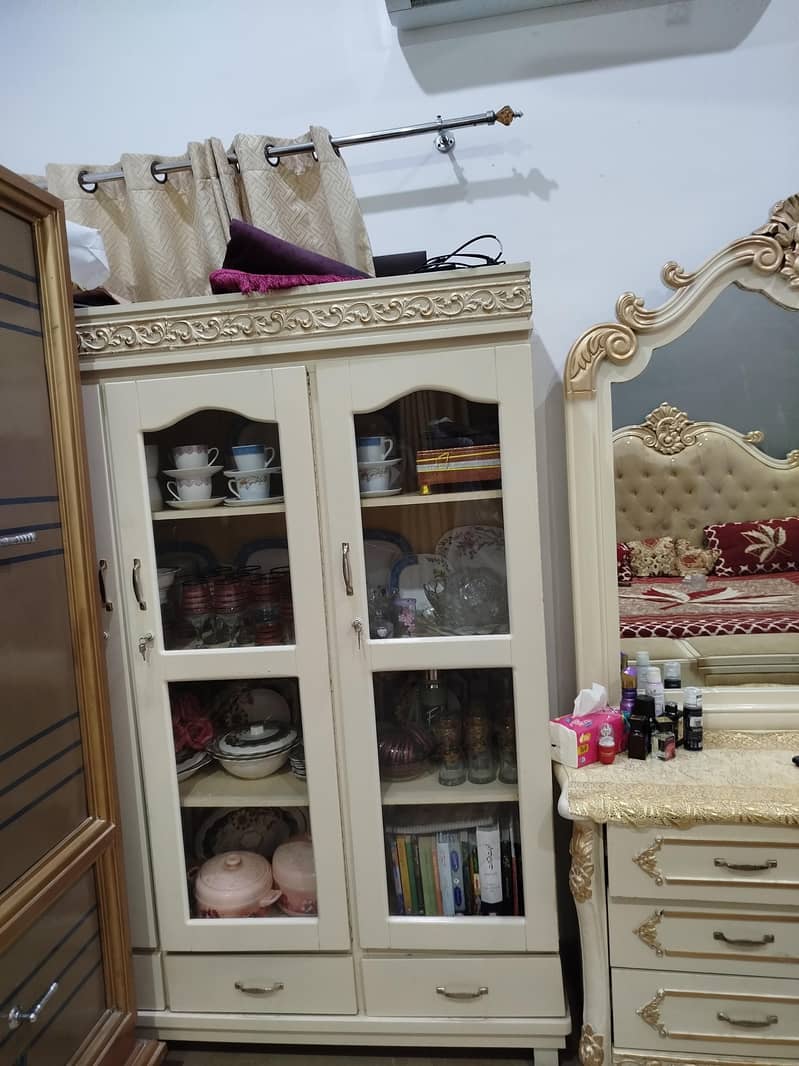 Showcase Closet 3