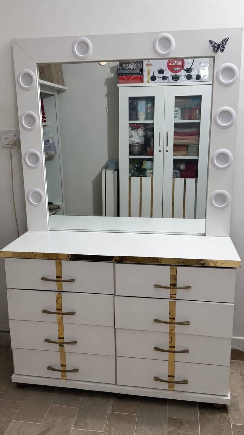 vanity 0