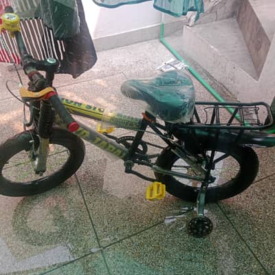 Kids Bicycle / Cycle for Sale – Almost New with support Wheels