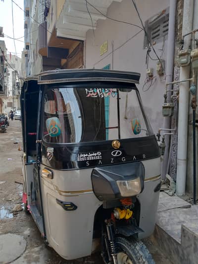 Sazgar rickshaw 25 model lpg 10/10 condition 03003799661
