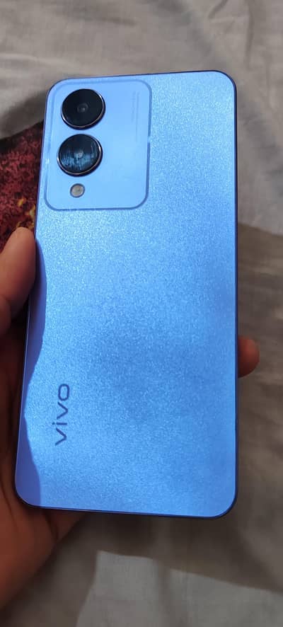 vivo y17s with box charger