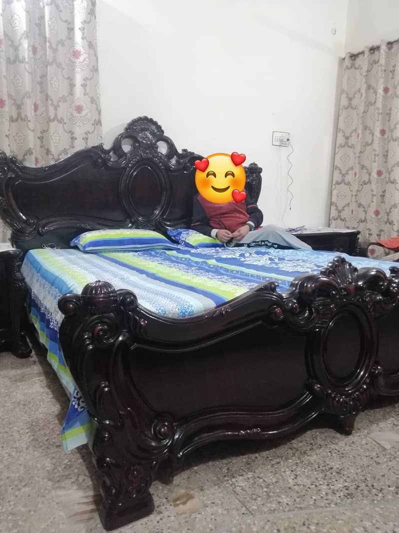 Bed set+Matrees+bed side table+ dressing table with mirror 0