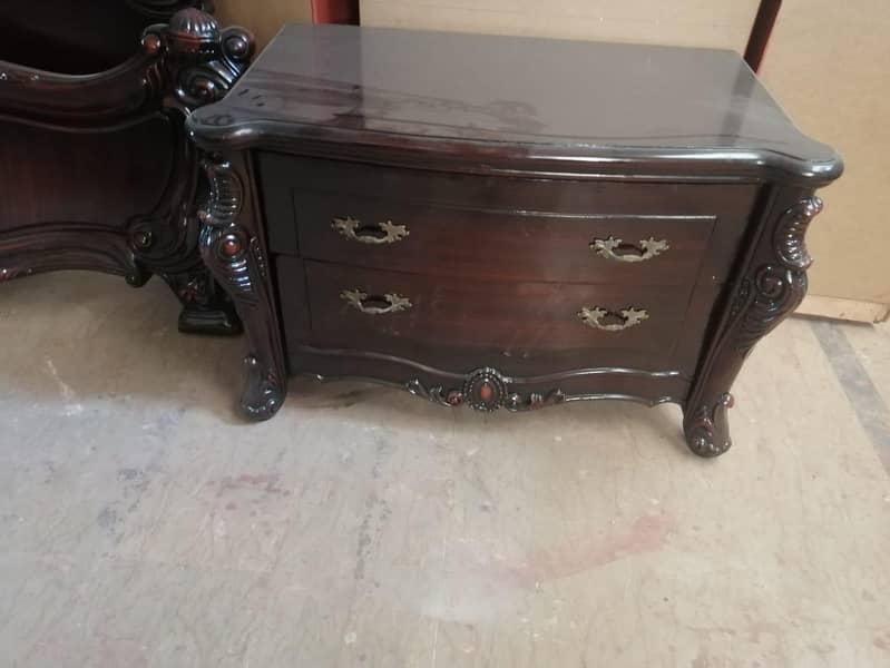 Bed set+Matrees+bed side table+ dressing table with mirror 2