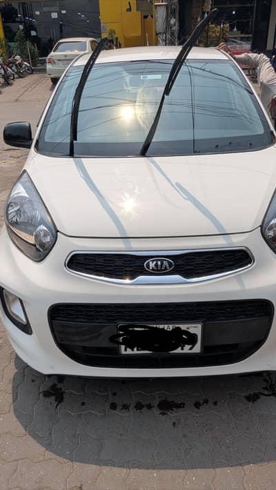 Kia Picanto 2021 white color genuine condition!!!