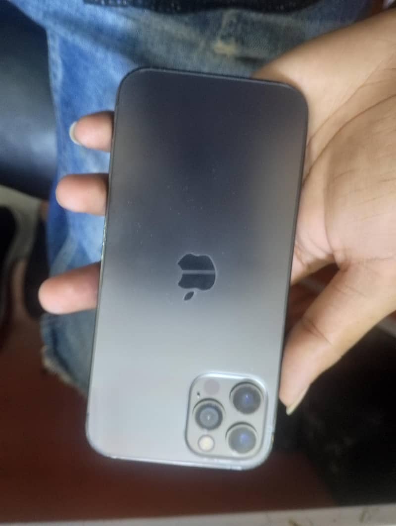 iphone 12 pro 4