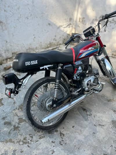 Bikee just like new hai koo Kam nhi