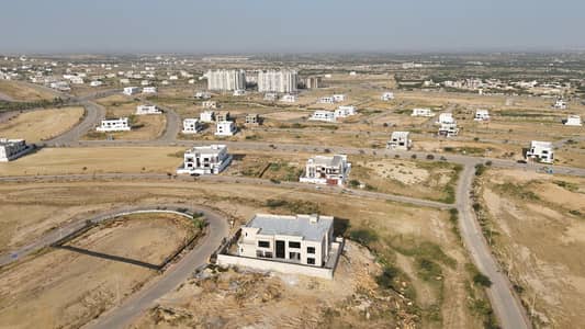 500 Sq Yd Boulevard Category Plot in Precinct-17, Just 3 Mins Drive from Main Gate Entrance Near Jinnah Avenue, Close to Theme Park | Ideal for Residence or Investment. Call Now!