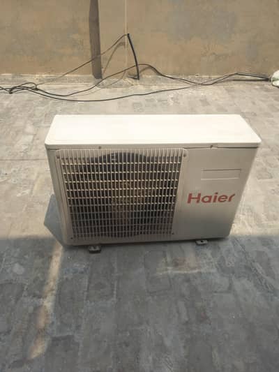 Haier 1.5 Ton - Heat & Cool - Excellent Condition - Buy & Install