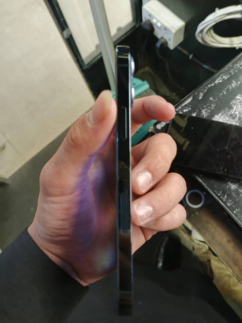 IPHONE 12 PRO 4