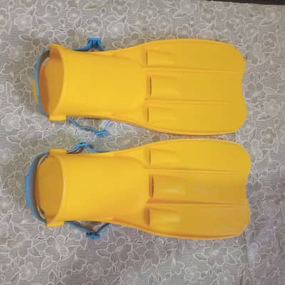 DIVING FINS / FLIPPERS