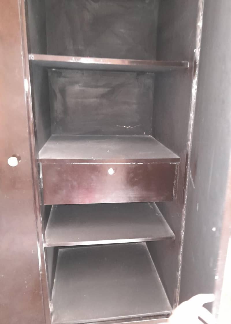 2 sided wardrobe 1