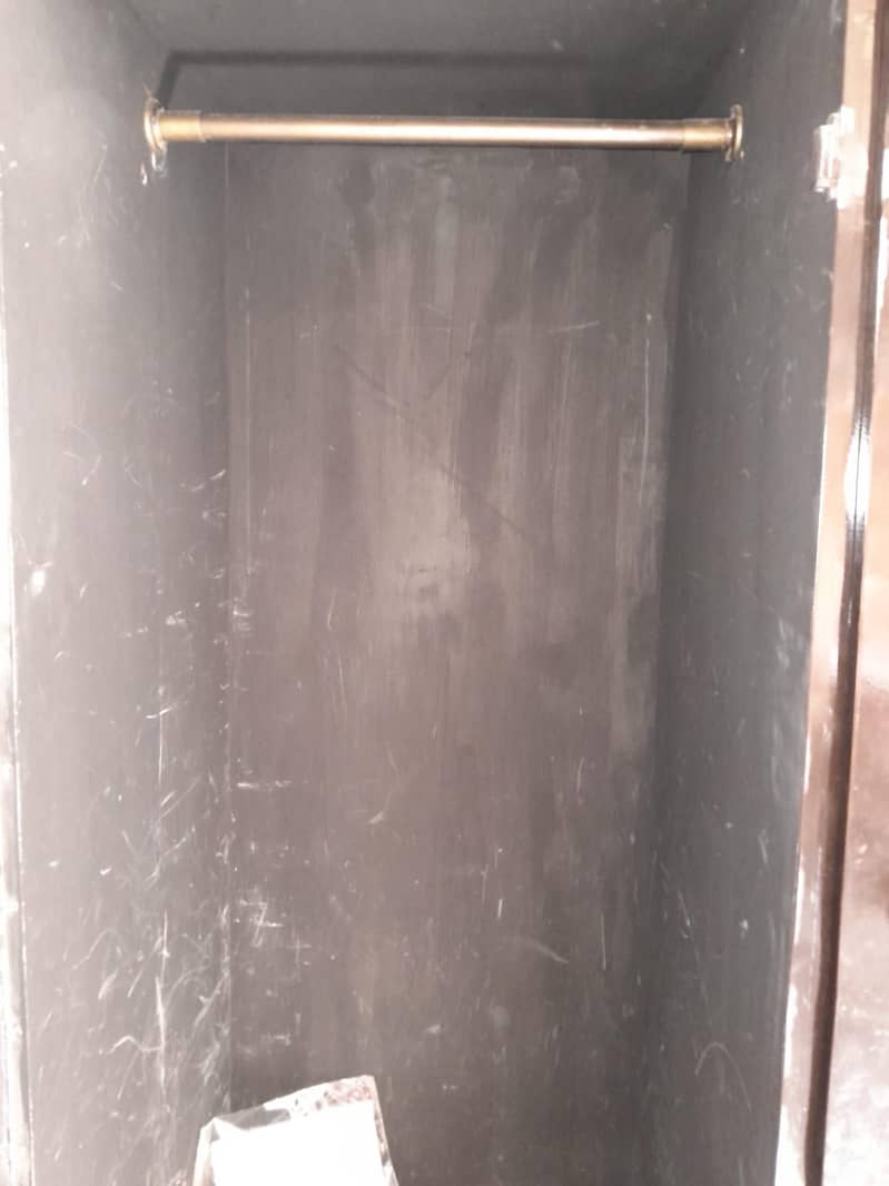 2 sided wardrobe 2