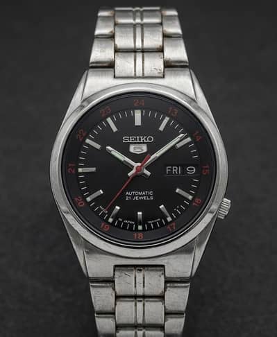 Vintage Automatic Seiko 5 Racer Sports Glass Back 21 Jewels