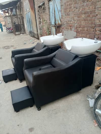 Barber chair/Cutting chair/ Shampoo unit/Trolly/Saloon Furniture.
