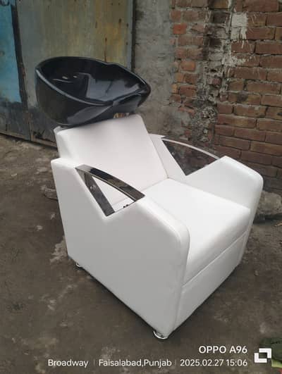 Barber chair/Cutting chair/ Shampoo unit/Trolly/Saloon Furniture.