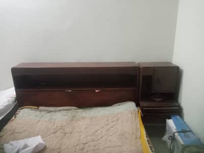urgent for sale bad condition okay baith ke niche  do patiya tuti Hui