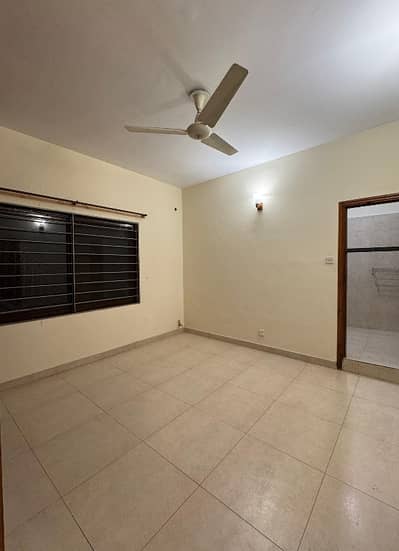 A Beautiful House For Rent In F10 Ideal Location All Tile Flooring Near To Market Close To Park Big Parking