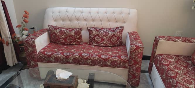 6 seater sofa in brand new condition for sale