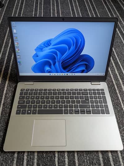 Dell Inspiron 3501 Core i5 11th Gen 8GB RAM 256GB Nvme 15.6” FHD