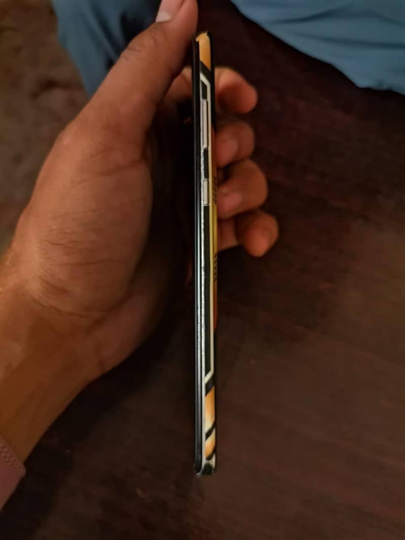 Aquos zero 2 4