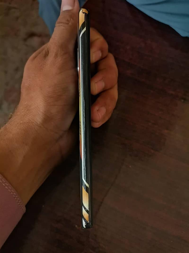 Aquos zero 2 5