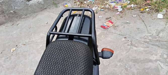 Yamaha YBZ Color black Model 17