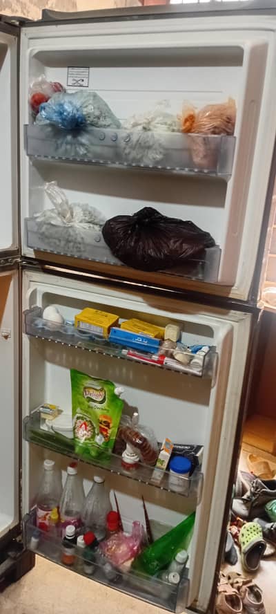 good working frige total geniune full cooling