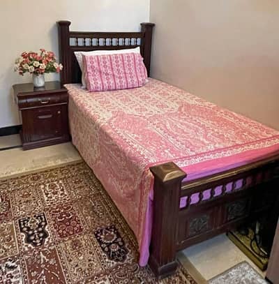 1 single bed hai with or with mattress