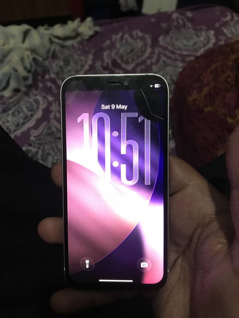 IPhone 12 mini. 1