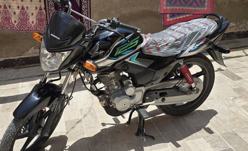 Honda CB 125f Black color  self start