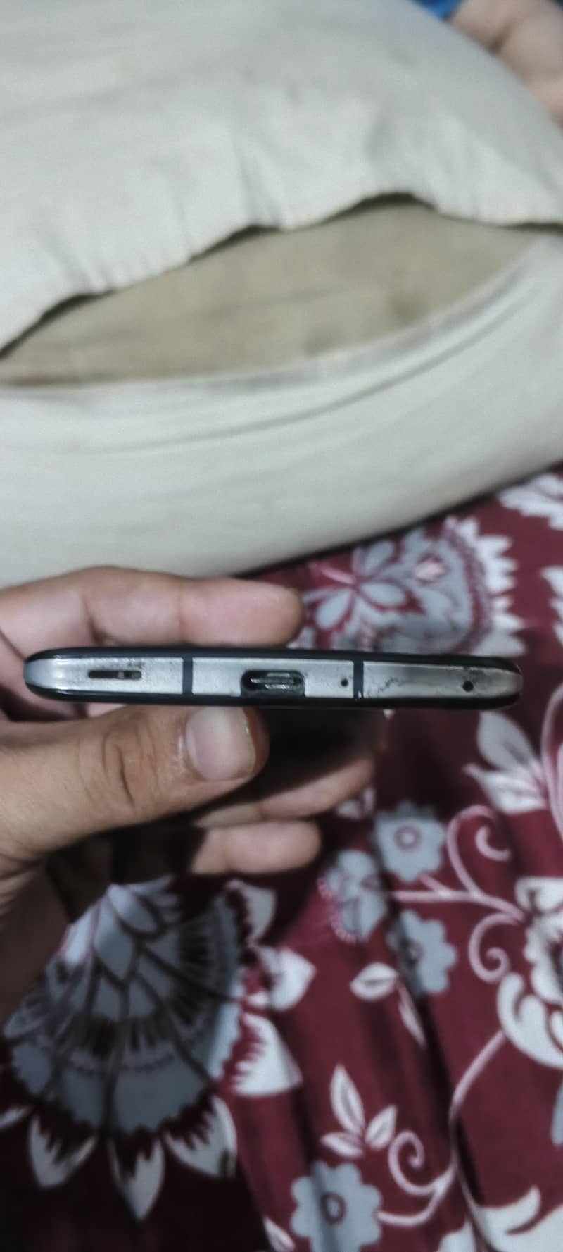 Sharp Aquos Zero 2 4