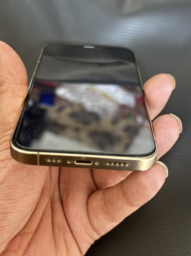 Iphone 12 pro 4