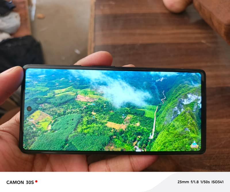 pixel 6a 10/10 condition 7