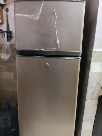 selling haier fride 30000