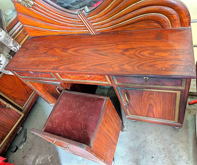 Center Table and Dressing Table 2