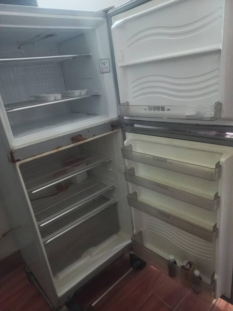 medium sized refrigerator 6