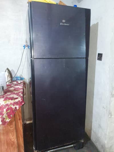 Dawlance Large Size Refrigerator (Approx. 6 Feet)