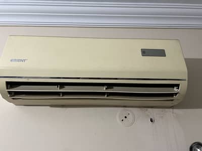 Good condtition orient split ac 1.5 ton working condtition