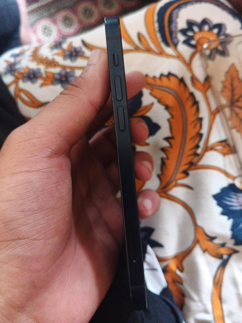 Iphone 12 4