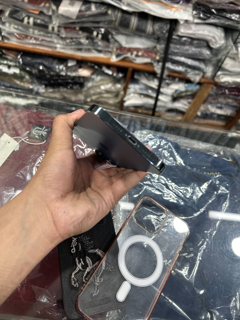 iPhone 12 Pro Max 3