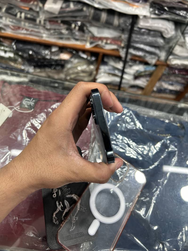 iPhone 12 Pro Max 6