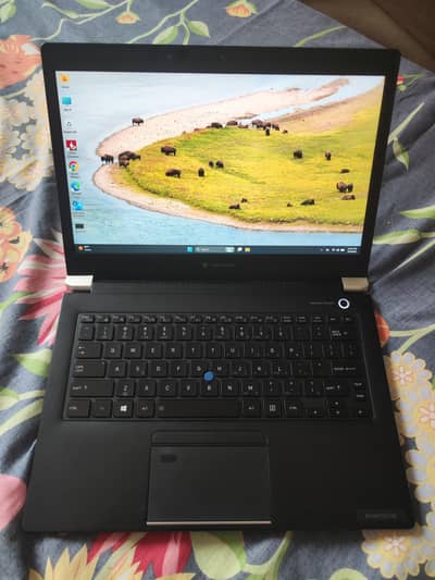 Toshiba Dynabook Portege 8th gen i5, 256GB nvme 8gb ddr4