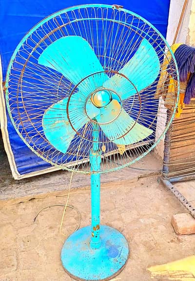 2 Pedestal fan