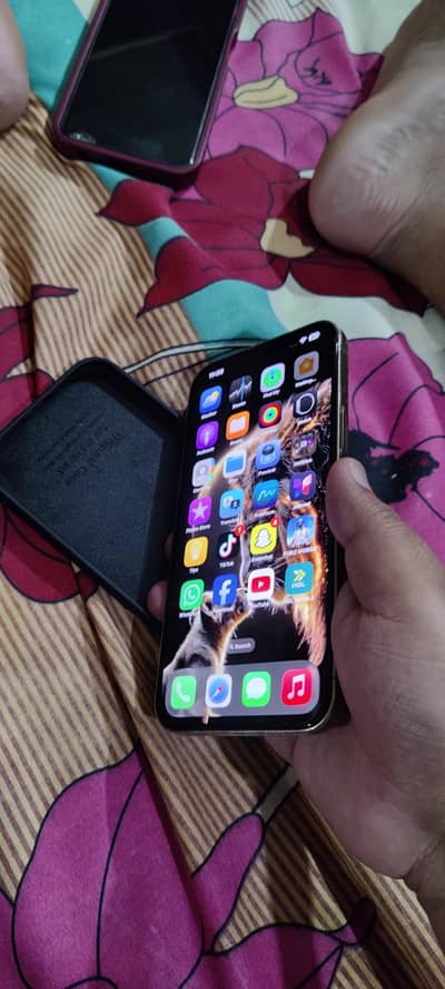 256gb 10/10 with box 93bettery health