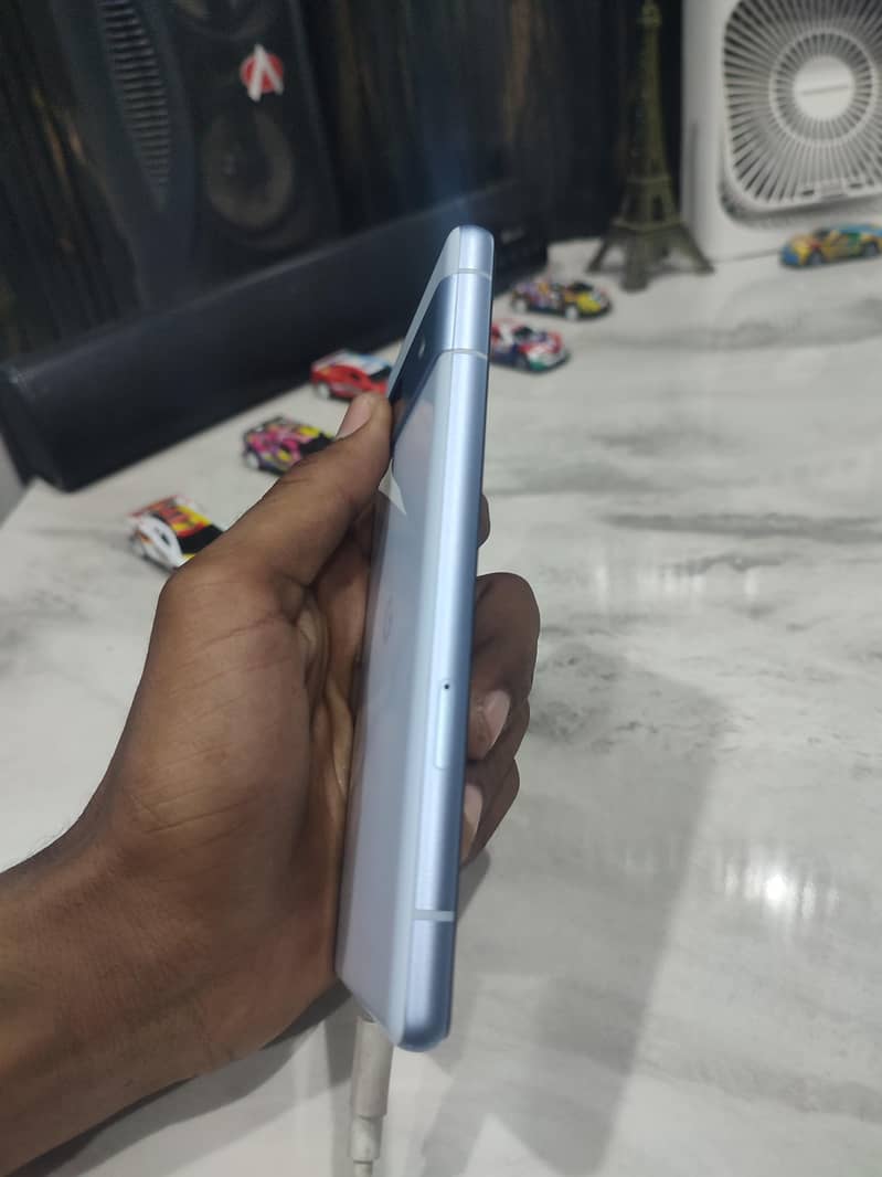 Google Pixel 7a 2